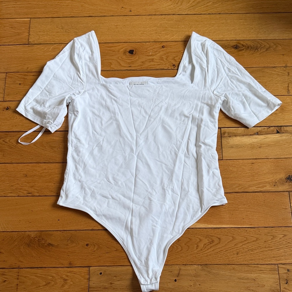 Aritzia Babaton Short Sleeve Square Neck  Bodysuit